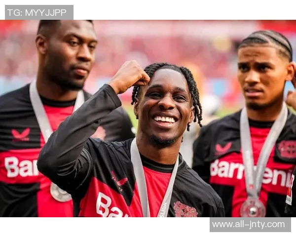 外媒报道巴萨有意引进勒沃库森中场马扎身价2500万欧元