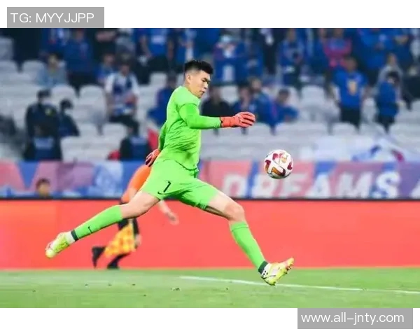 上海申花U19梯队小将程添乐成功入选U19国足集训名单展现潜力与希望 上海申花U19梯队小将程添乐成功入选U19国足集训名单展现潜力与希望