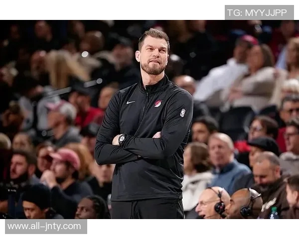 小杨最后时刻登场斯普利特状态低迷球队领先20分优势明显